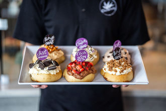 Cinnaholic_GraduationBoxHalfDozen.jpg