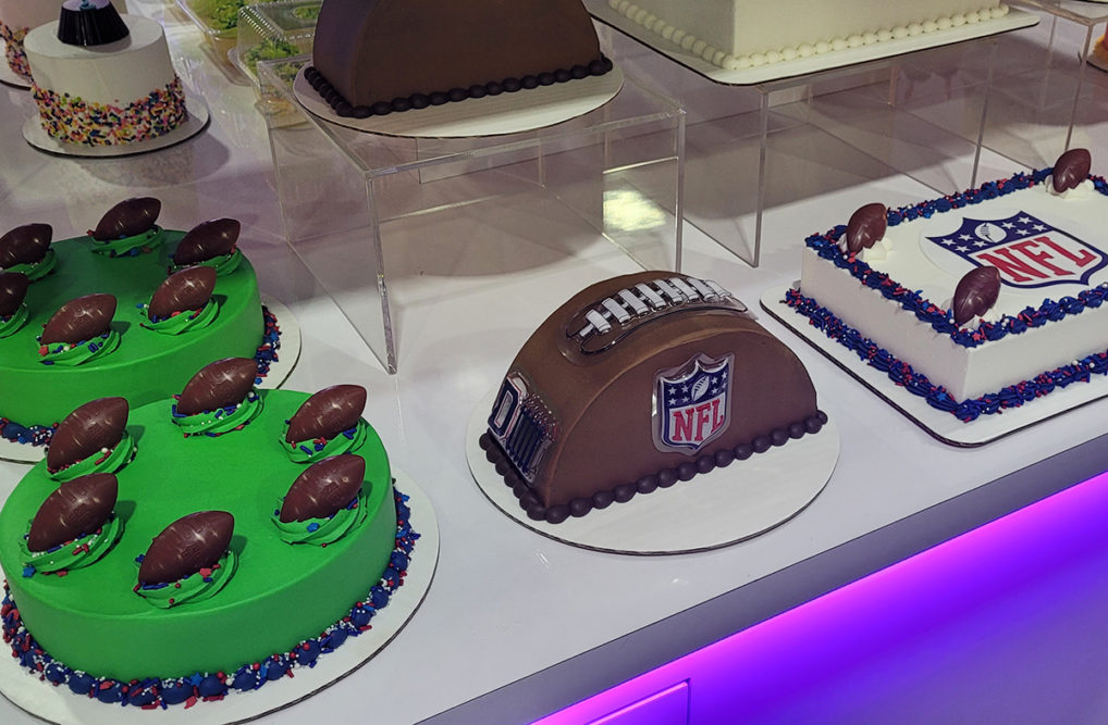 FootballDecoratingCakes.jpg