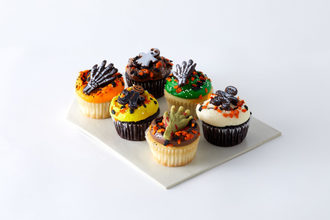 Magnolia_HalloweenCupcakes.jpg